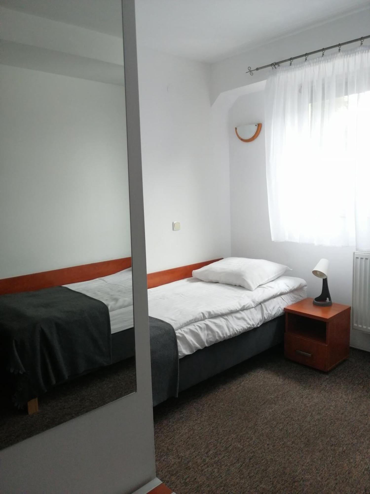 Hotel Dabrowiak Dąbrowa Górnicza Dış mekan fotoğraf